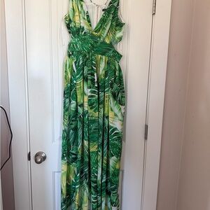 Fashion Nova Green Leaf Print Maxi Dress